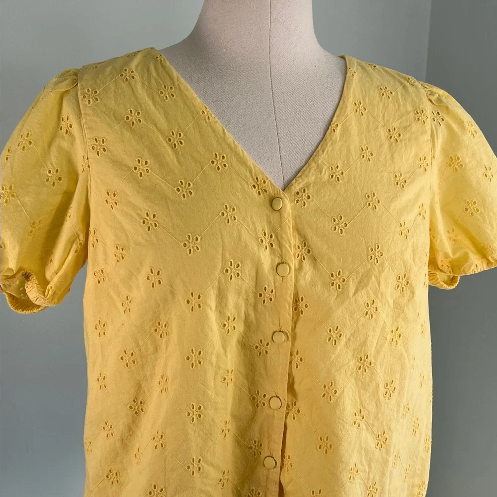 J. CREW yellow puff short sleeve eyelet button up cotton lined V-neck blouse L - Picture 3 of 10
